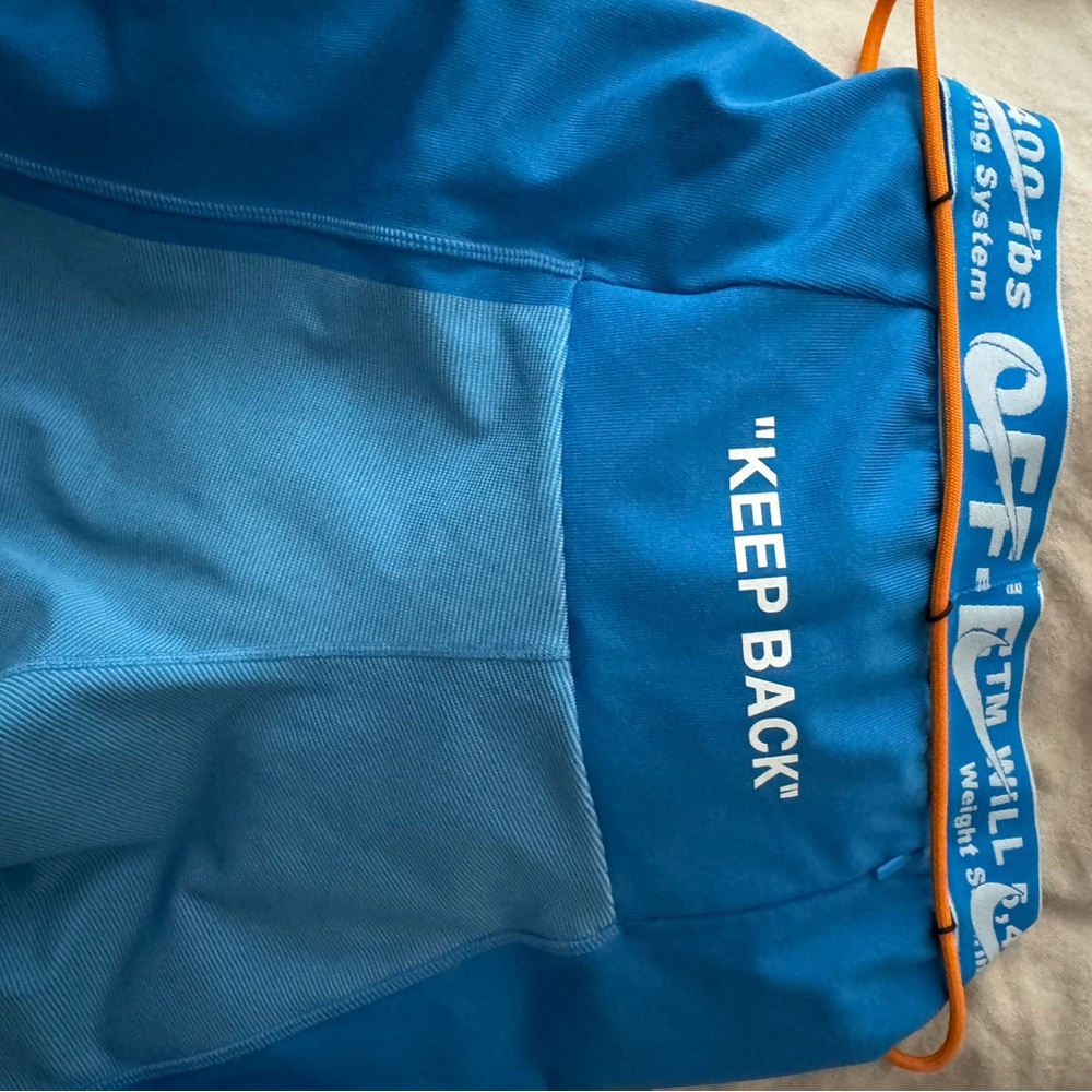 Off-White Set - Picture 8 of 12